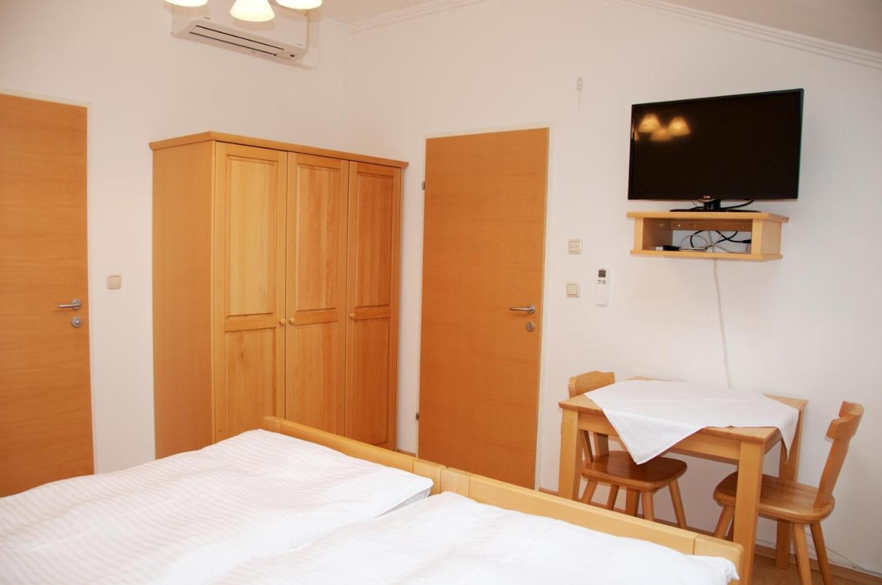 Privatzimmer Familie Schwarz Wien Eksteriør billede